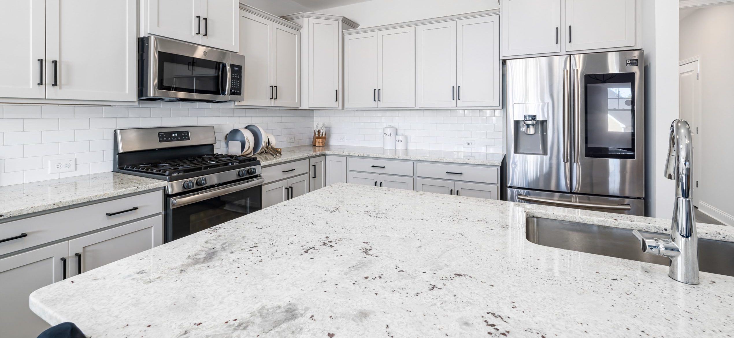 Why do homeowners rely on granite kitchen countertops?