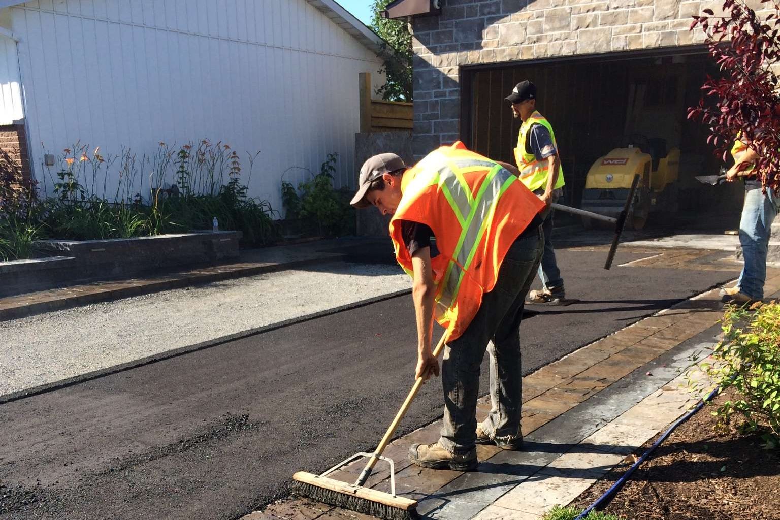 Transform Your Home’s Exterior: Top Driveway Paving Solutions in Ottawa